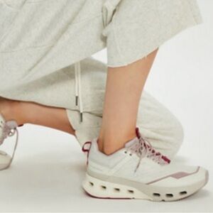 Free people On Cloudnova X
Sneakers